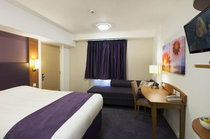 Premier Inn Norwich Airport エクステリア 写真
